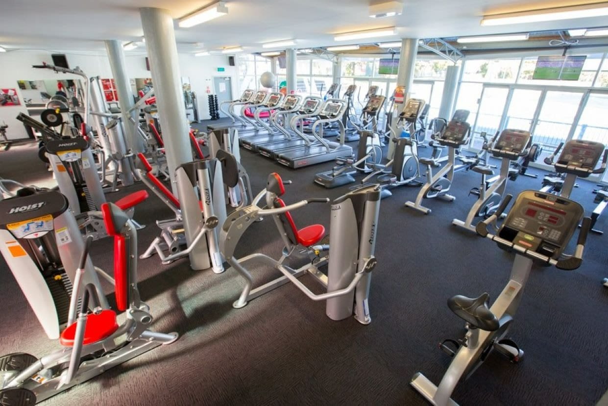 Loogon Gym & Fitness Centre – GYM Kebugaran Modern di Kota, Fasilitas Lengkap & Program Latihan Personal