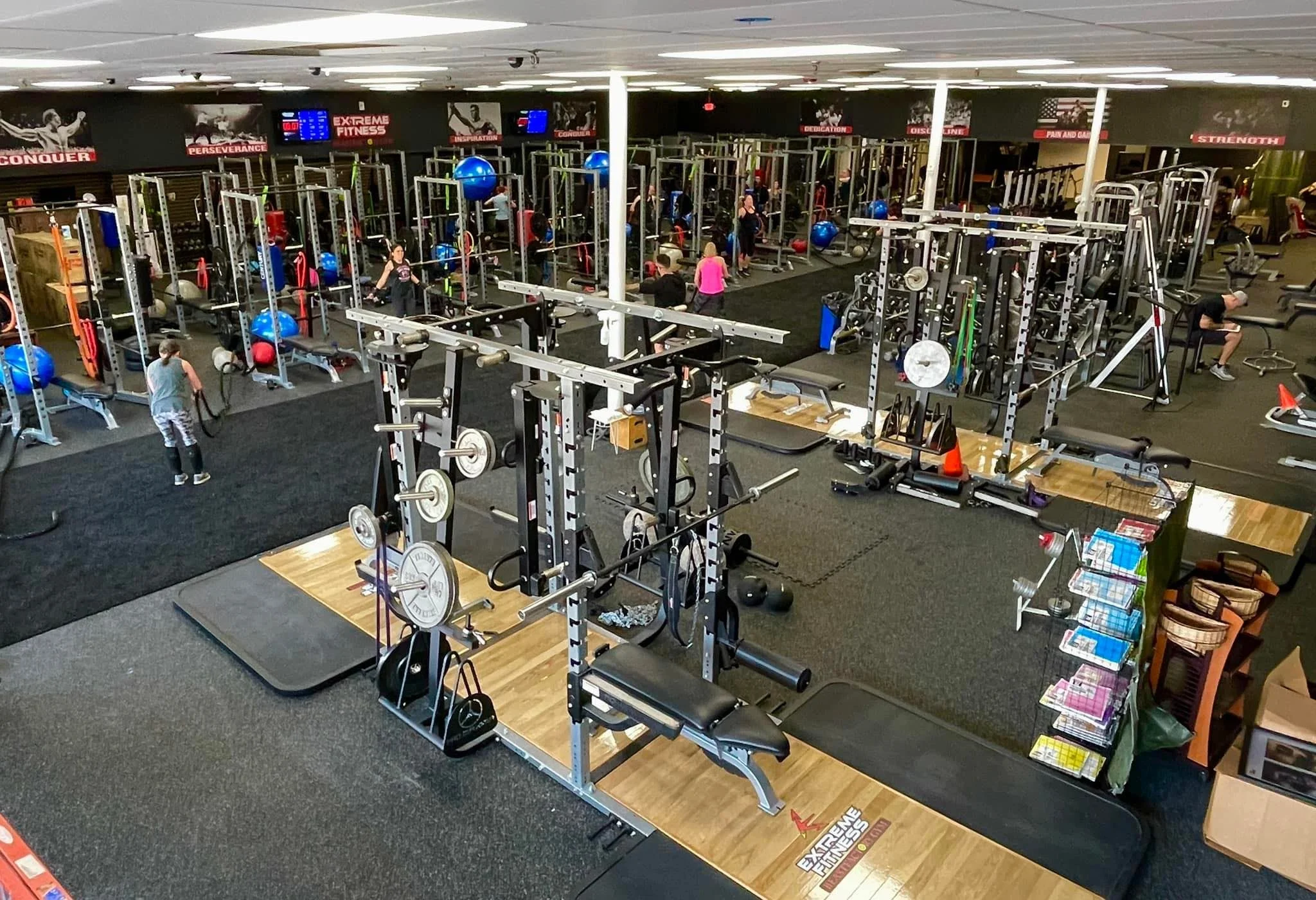 Extreme Gym: Latihan Intensif untuk Badan Kuat & Bentuk Sempurna