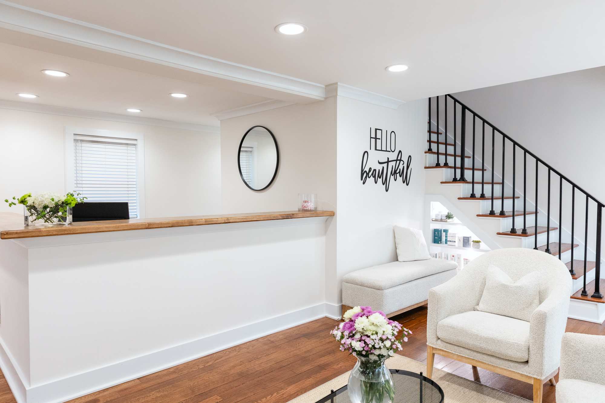 Klinik Kecantikan Terunggul: Rawatan Muka, Badan & Penjagaan Kulit Profesional