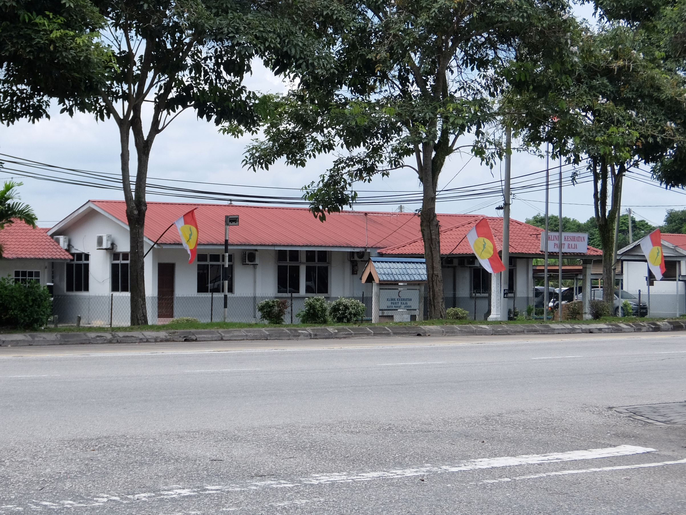 Klinik Kesihatan Parit Raja: Fasilitas Medis Modern & Perkhidmatan Kesihatan Berkualiti