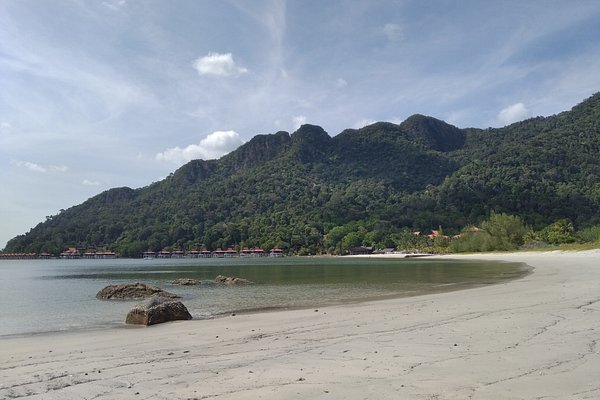 Kuala Teriang: Pemandangan Pantai Menakjubkan & Destinasi Wisata Populer